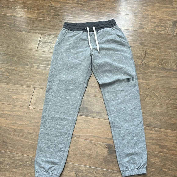 Vuori size small sweatpants - Picture 1 of 3